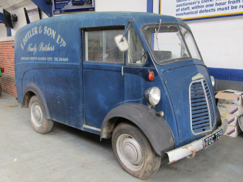 Morris J Type Van